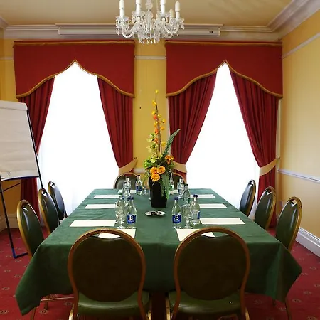 Hotel Leens 3*